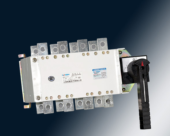 NMGLZ1-63A~3150A轉(zhuǎn)換隔離開(kāi)關(guān)（雙投開(kāi)關(guān)）上下組合運(yùn)用于兩條低壓電路切換或者兩個(gè)負(fù)載設(shè)備的轉(zhuǎn)換或安全隔離等?！?>
											NMGLZ1-63A~3150A轉(zhuǎn)換隔離開(kāi)關(guān)（雙投開(kāi)關(guān)）上下組合</a>
										</div>
										 
										<div   id=